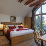 Luxurious In With Sauna رافنا غورا