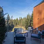 Luxurious In With Sauna رافنا غورا