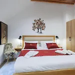 Luxurious In With Sauna بيت للعطل *