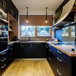 Luxurious In With Sauna * رافنا غورا